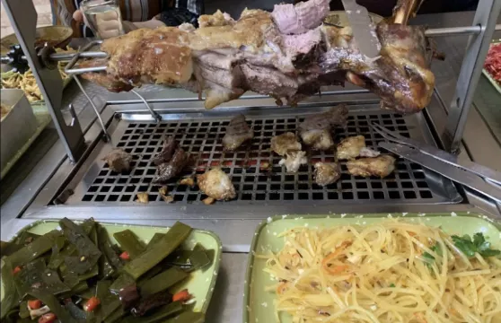 蒙古巴圖魯烤羊腿