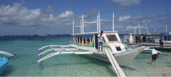 Lugutan Beach