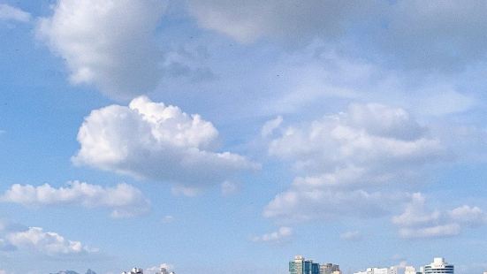 [打卡]周日汝矣岛🚲 天空真的是很好看，又累又热但是景色很