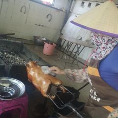 黄记四更烤乳猪店 User Photo