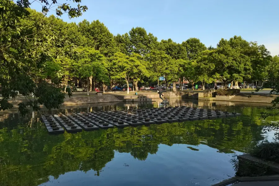 湖濱晴雨