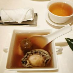 ZI YAT HEEN User Photo