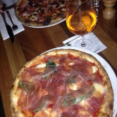 Julius Pizzeria User Photo