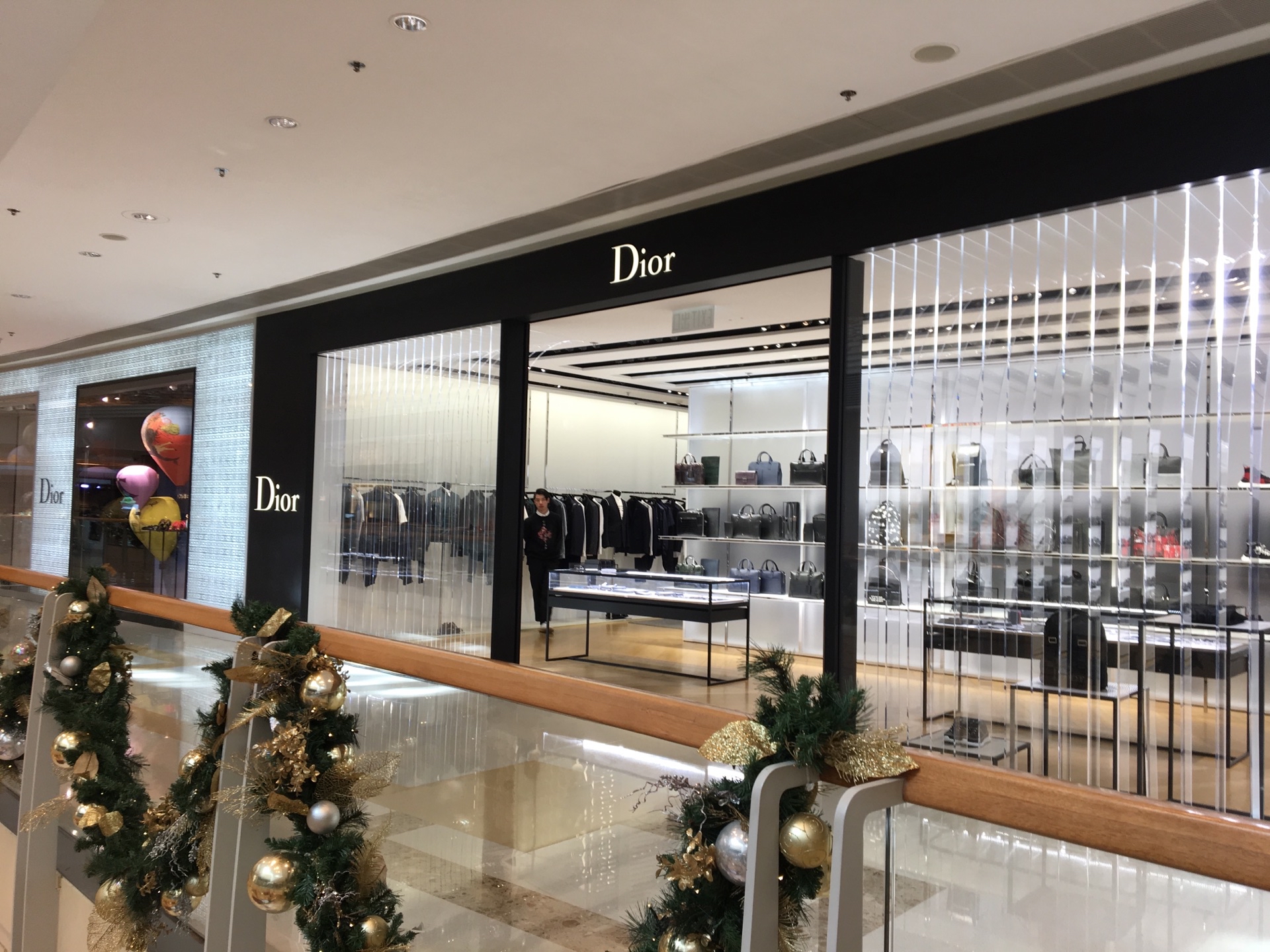 Dior(Elements Watches & Fine Jewelry) travel guidebook –must visit  attractions in Hong Kong – Dior(Elements Watches & Fine Jewelry) nearby  recommendation – Trip.com
