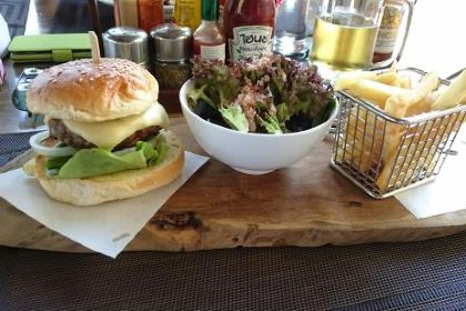 I Sea Bar And Restaurant