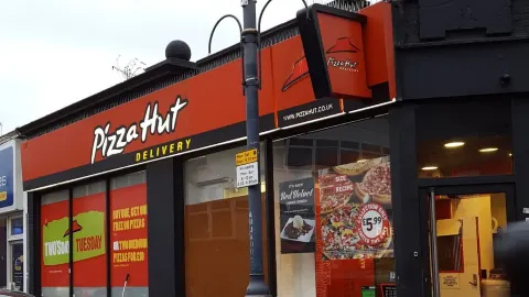 Pizza Hut in 坎伯諾爾德