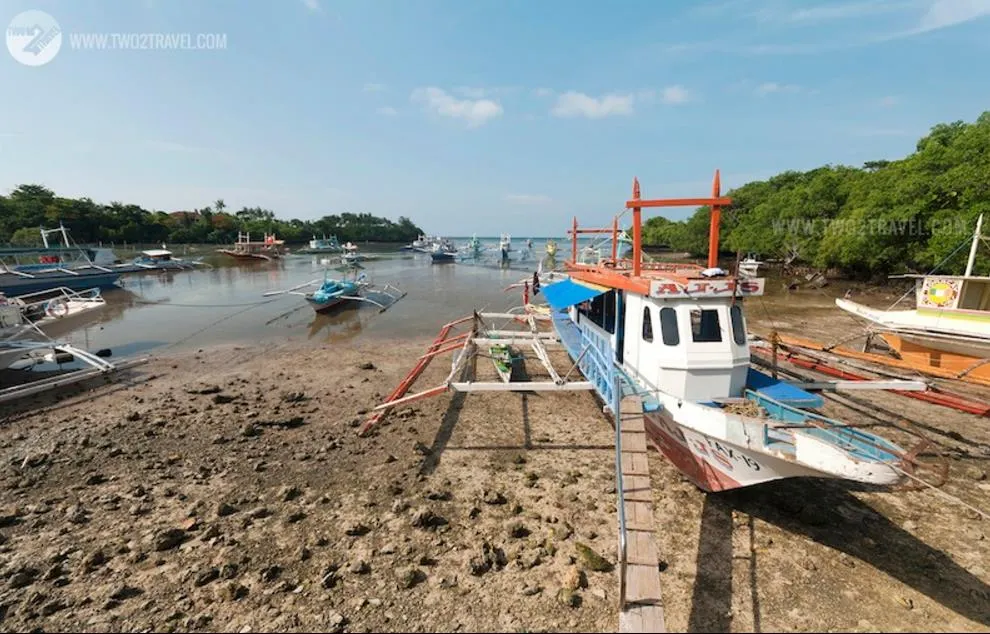 Lugutan Beach
