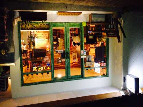 Bali Selectshop & Cafe ⑧