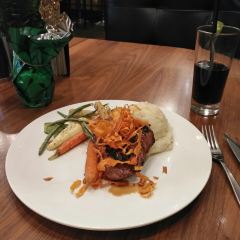 XS Lounge and Grill User Photo