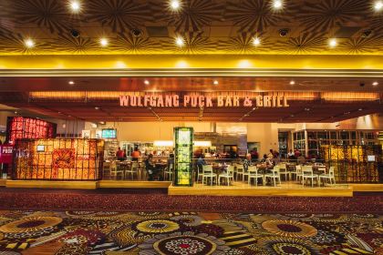 Wolfgang Puck Bar & Grill