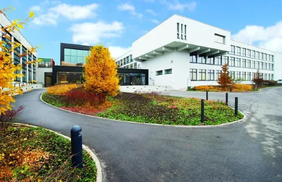 蘇爾塞營地會議酒店