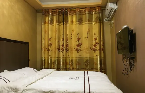 阿瓦提龍騰商務賓館