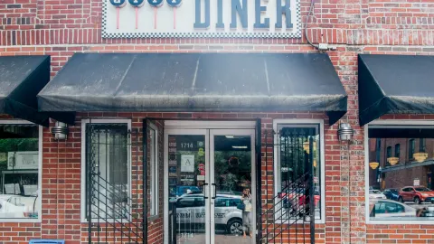 Mike's City Diner in Boston