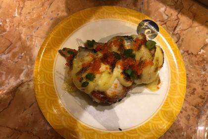 萬歲料理迴轉壽司(華貿店)