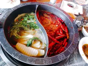 Chongqinggaolaojiu Hot Pot (yanchengjianjun)