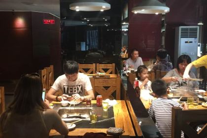 Banumaodu Hot Pot (xinhualu)