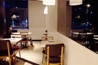 必胜客(大坪英利店)