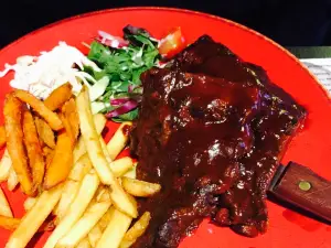 22 Bar & Smokehouse