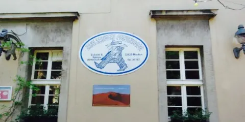 Zum Seriosen Fussganger