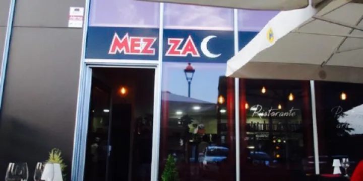 Mezza Pizza