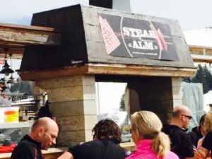 Hugo's Cervosa Alm Mountain Lodge & Restaurant