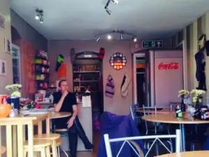 The doghouse cafe