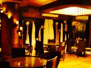 Golzar Healthy Cafe & Resturant