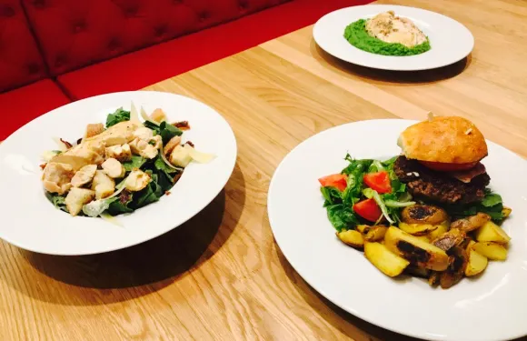 Bistro Café friends