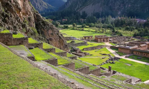 Plaza Ollantaytambo