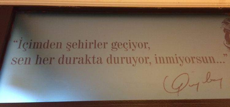 Ceren Books & Cafe
