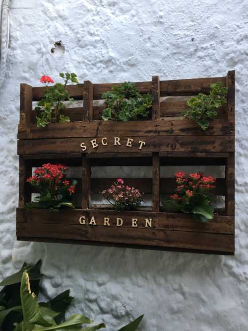 Aroma Cafe & Secret Garden