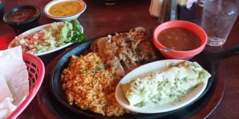 Los Cucos Mexican Cafe