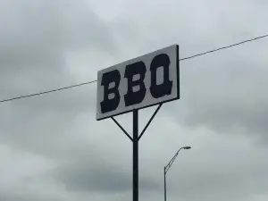 Heavy's Bar B Que