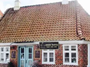 Aunt Betty Cafe