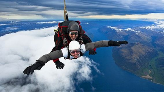 Skydiving in Yangjiang