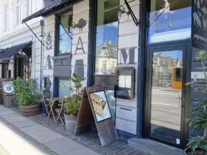 Aamanns Deli & Take Away