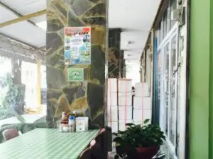 Greasy Spoon Cafe
