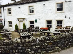 The Fox & Hounds Inn