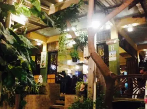 Ban Rim Bung Restaurant