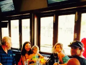 Finley's Bar & Grill