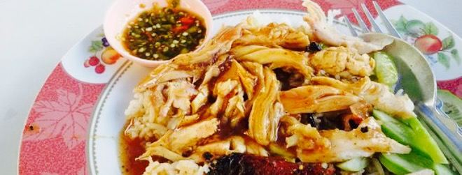 Khao Moo Daeng Moo Grob Hong Yok