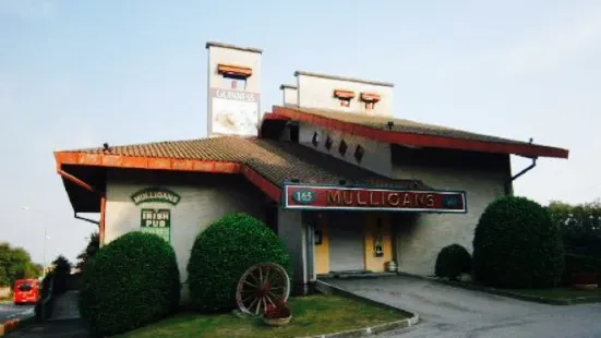 Mulligans Irish Pub & Restaurant