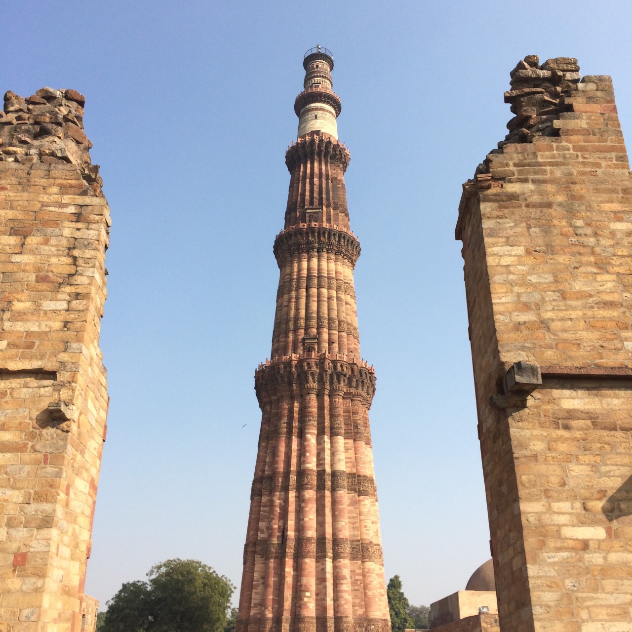 クトゥブ ミナールのレビュー クトゥブ ミナールのチケット クトゥブ ミナールの割引 クトゥブ ミナールの交通機関 所在地 営業時間 クトゥブ ミナール周辺の観光スポット ホテル グルメ Trip Com