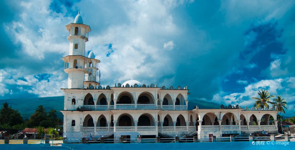 Flüge Pune Moroni