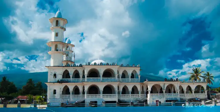 Hotels near Pali de port
