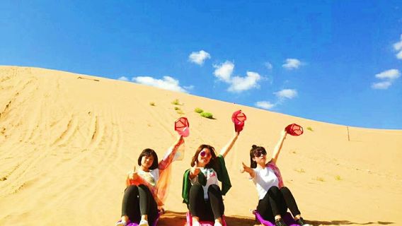 Sandboarding in Ordos