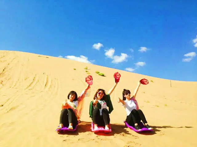 Sandboarding in Ordos