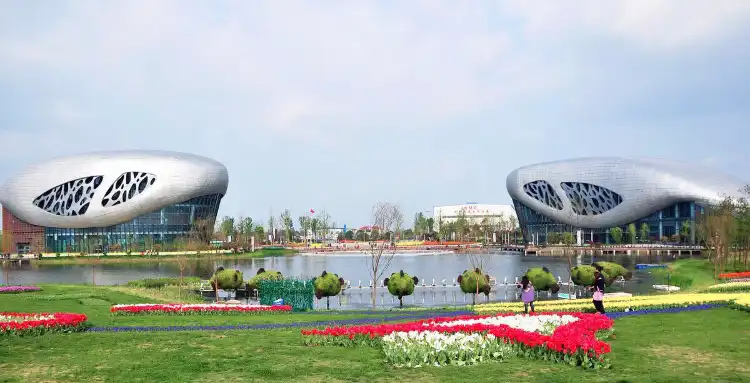 Hotels near Dongyu Temple