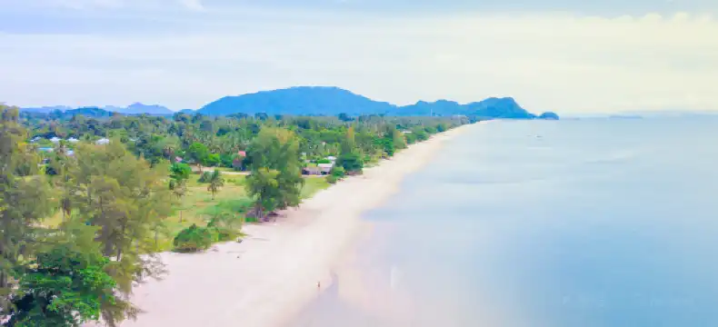 โรงแรมในอำเภอ ขนอม