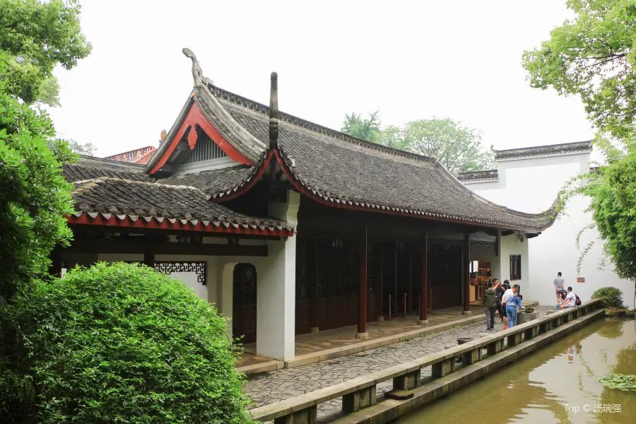 Baiquan Pavilion